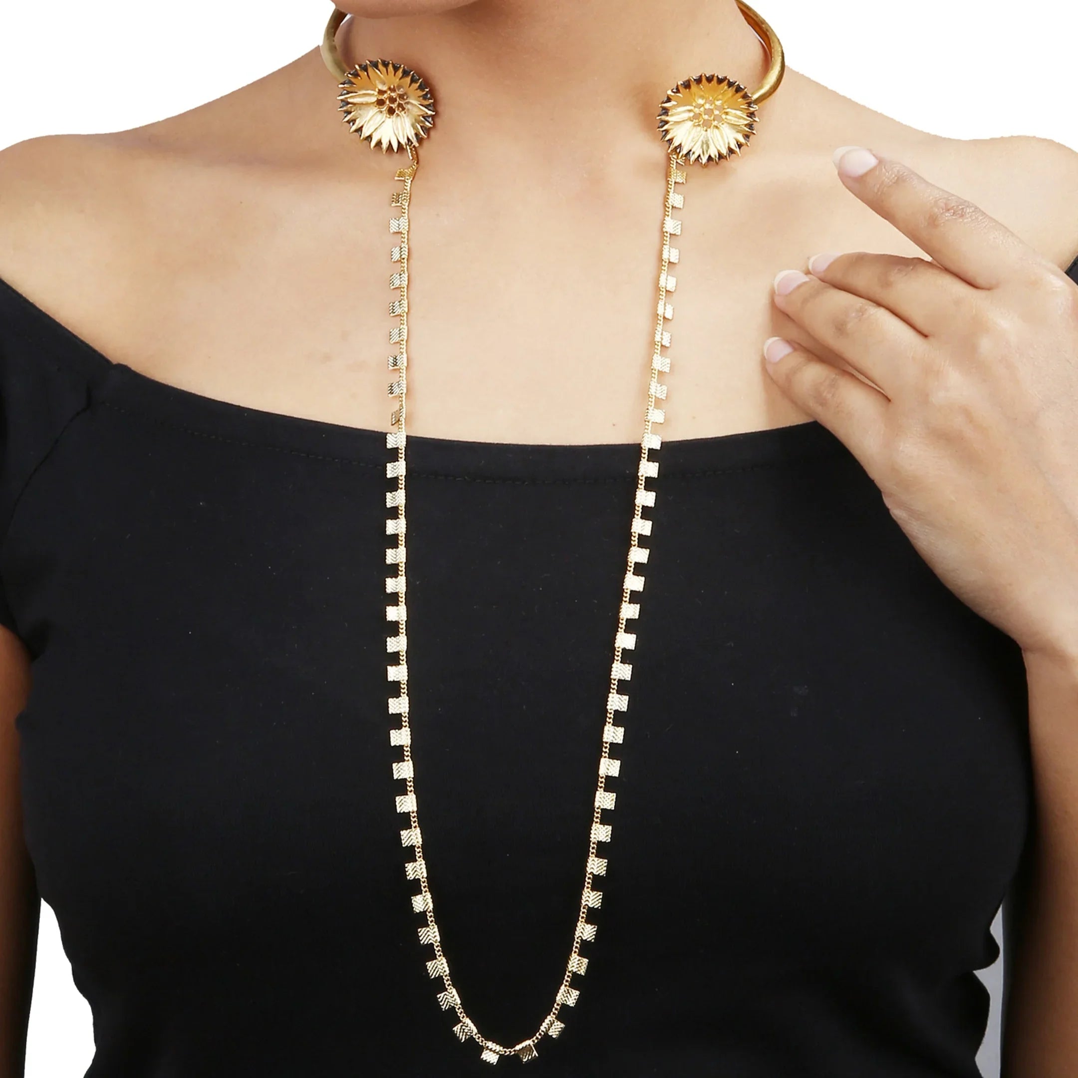 Apropos Accolade Choker