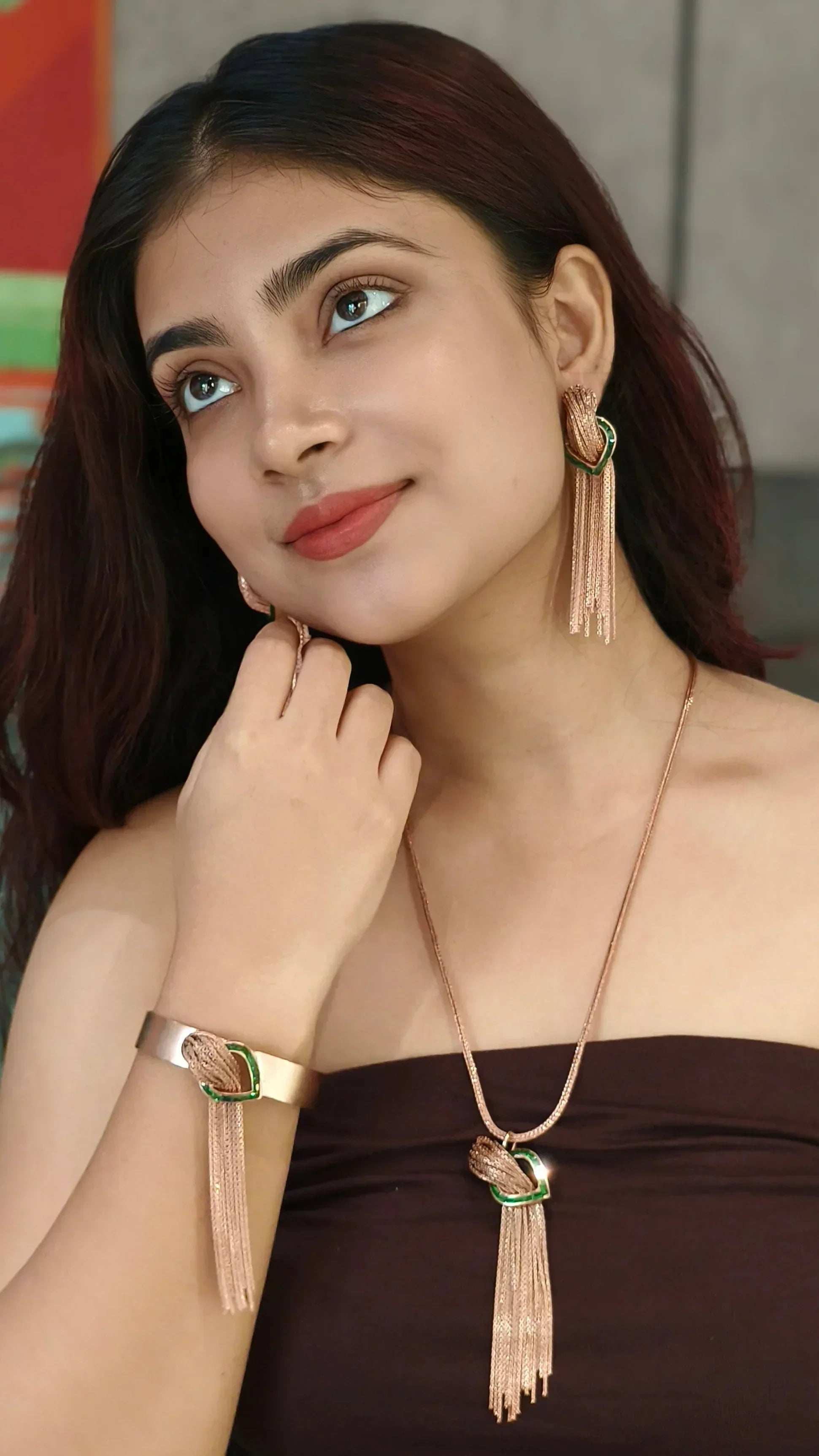 Rosegold Cascade Green Neckpiece