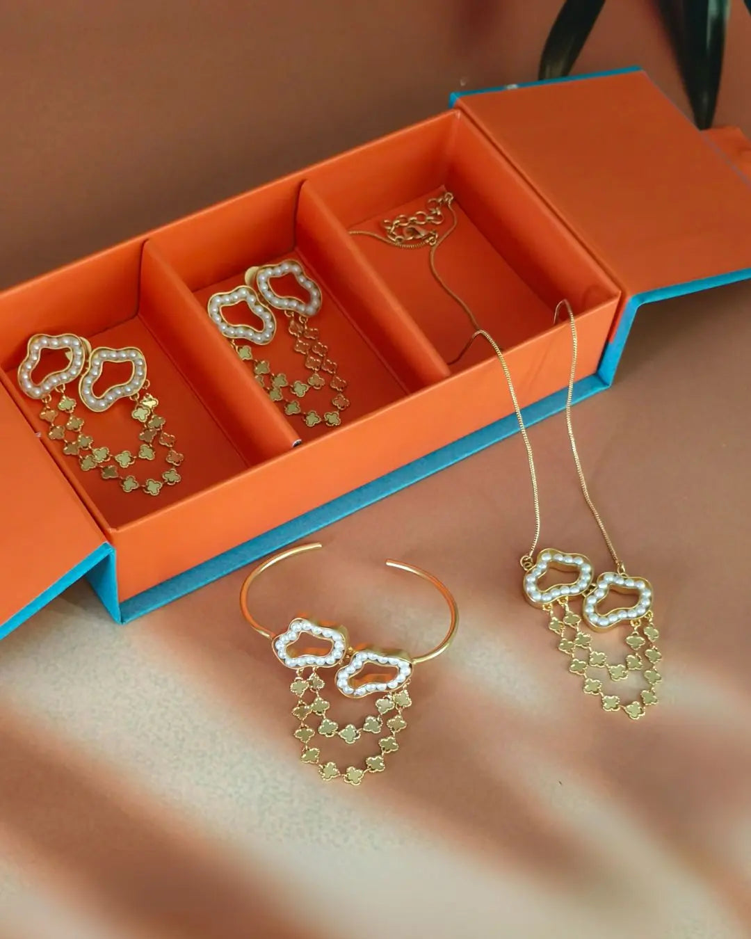 Moti Saaz Rakhi Box