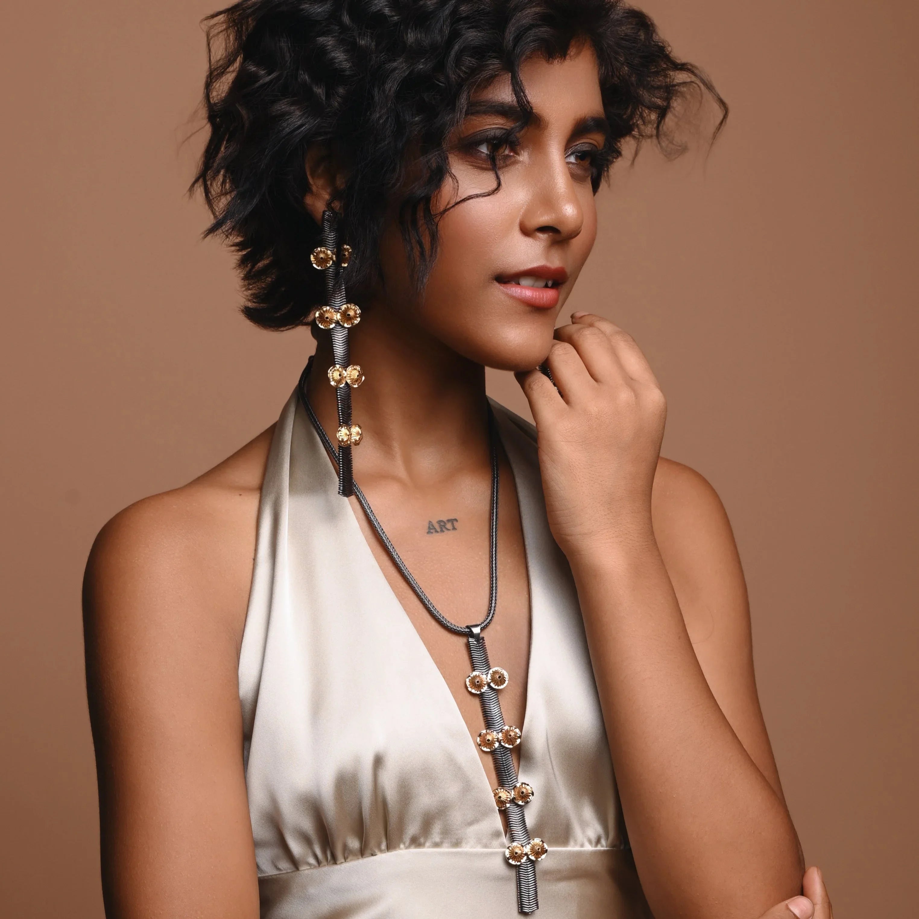 CORAL BLACK BESPOKE NECKLACE