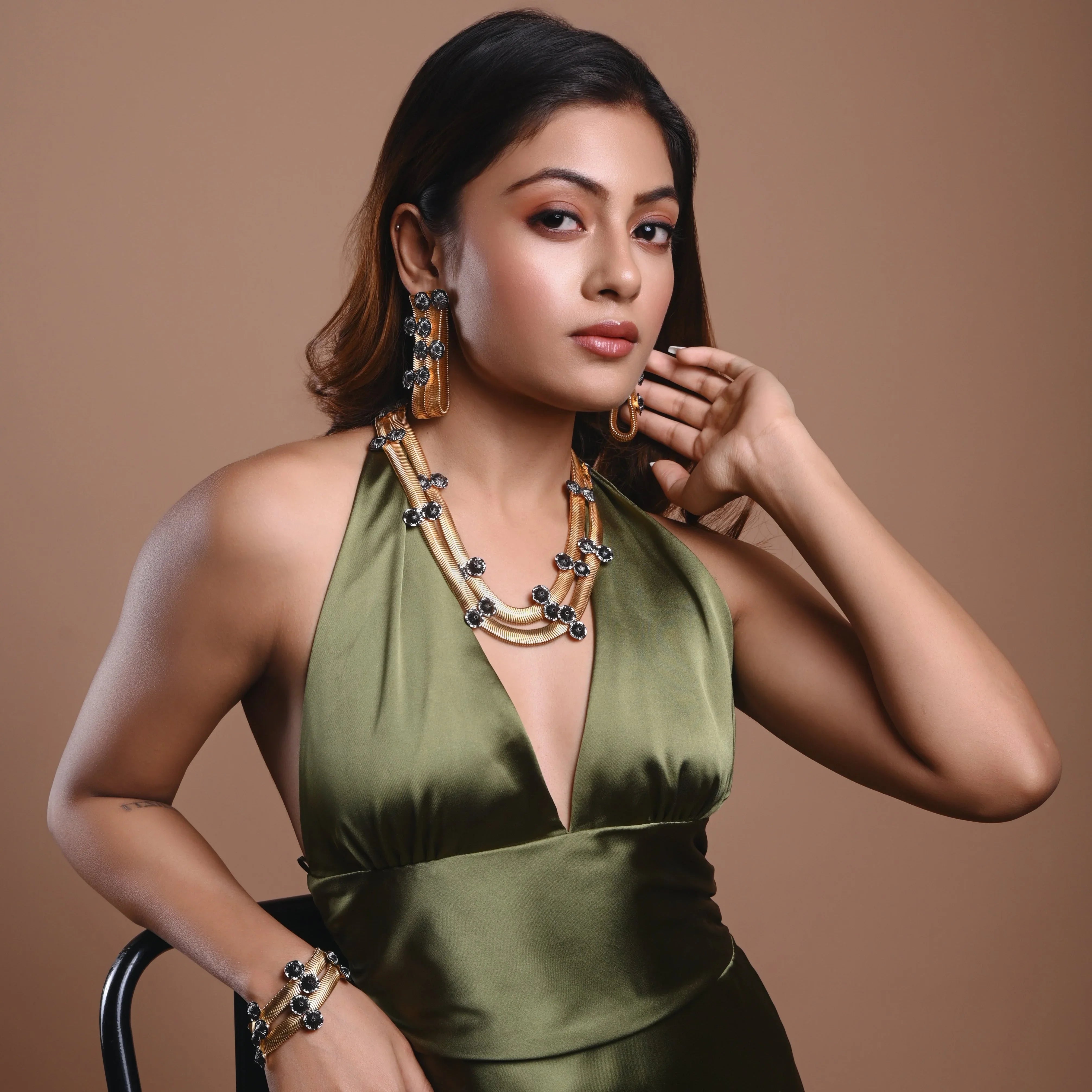 PARADISE DEW  GOLD EARRINGS