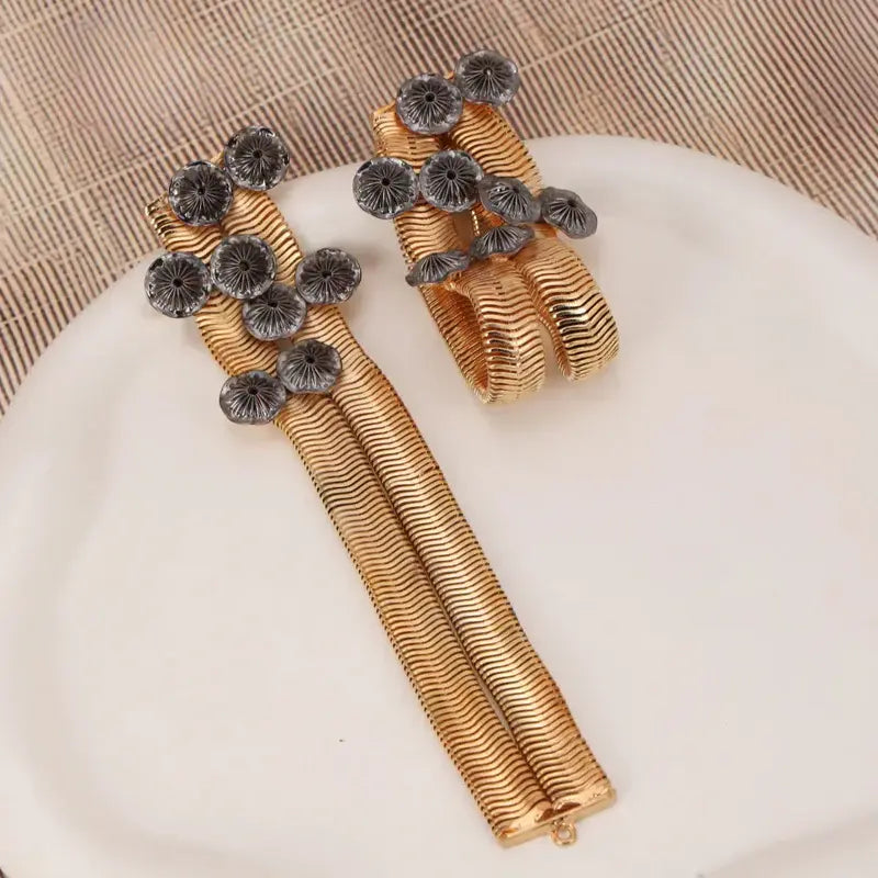 PARADISE DEW  GOLD EARRINGS