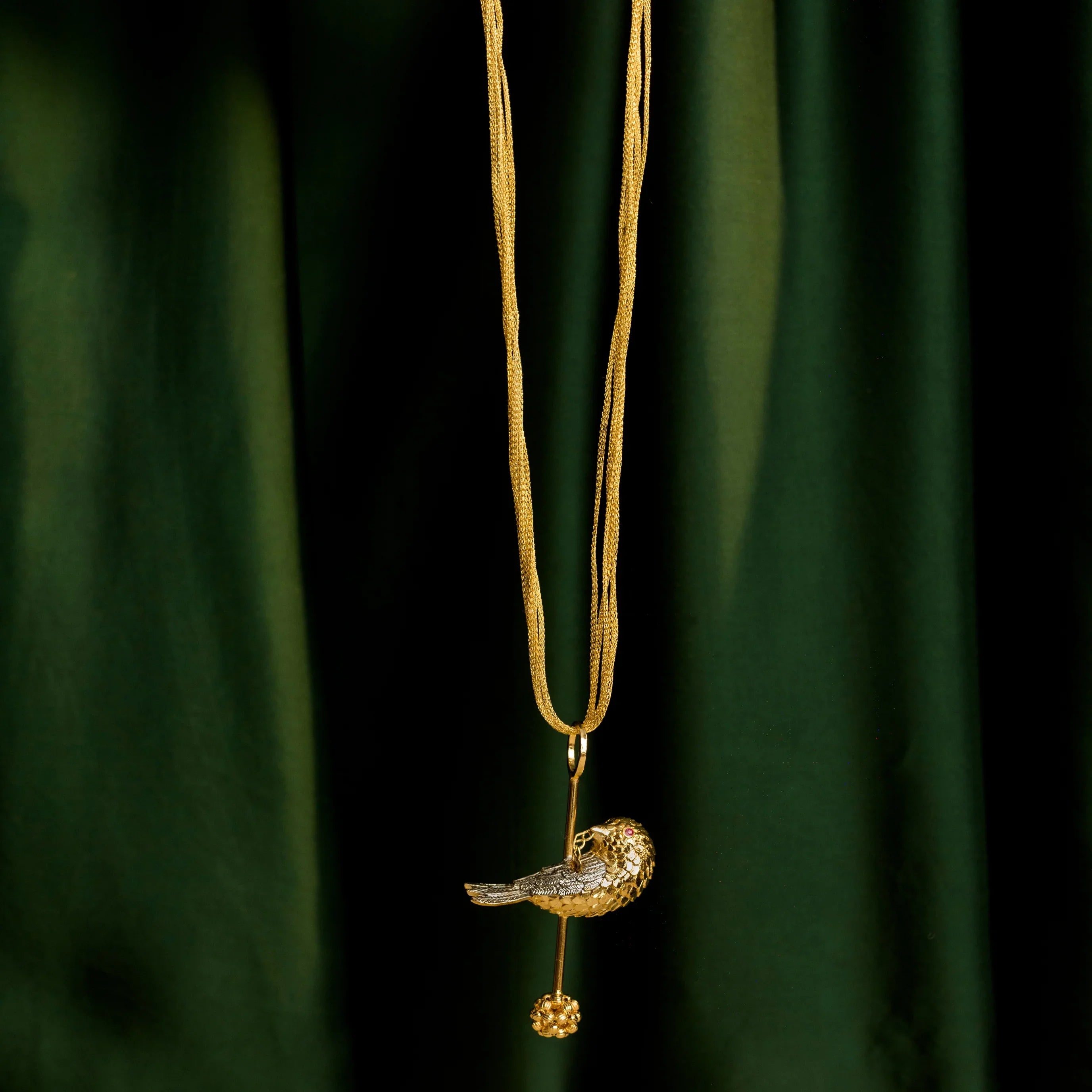 Clinging Serene Pendant